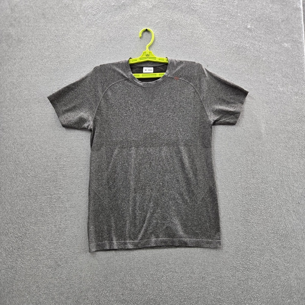 Unknown‎ Brand Men Shirt M Gray Activewear Metal Vent Logo Athletic Short Sleeve